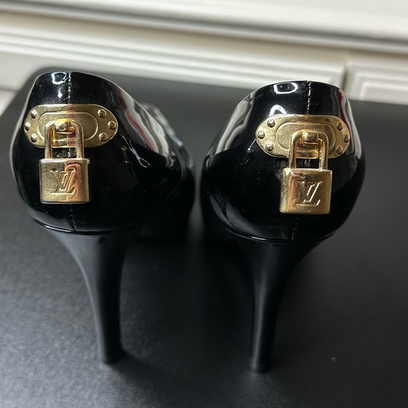 Louis Vuitton Oh Really Peek-A-Boo pumps. Size 6.5 Black patent. Fantastic! - Picture 5 of 11